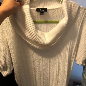 Short sleeve sweater